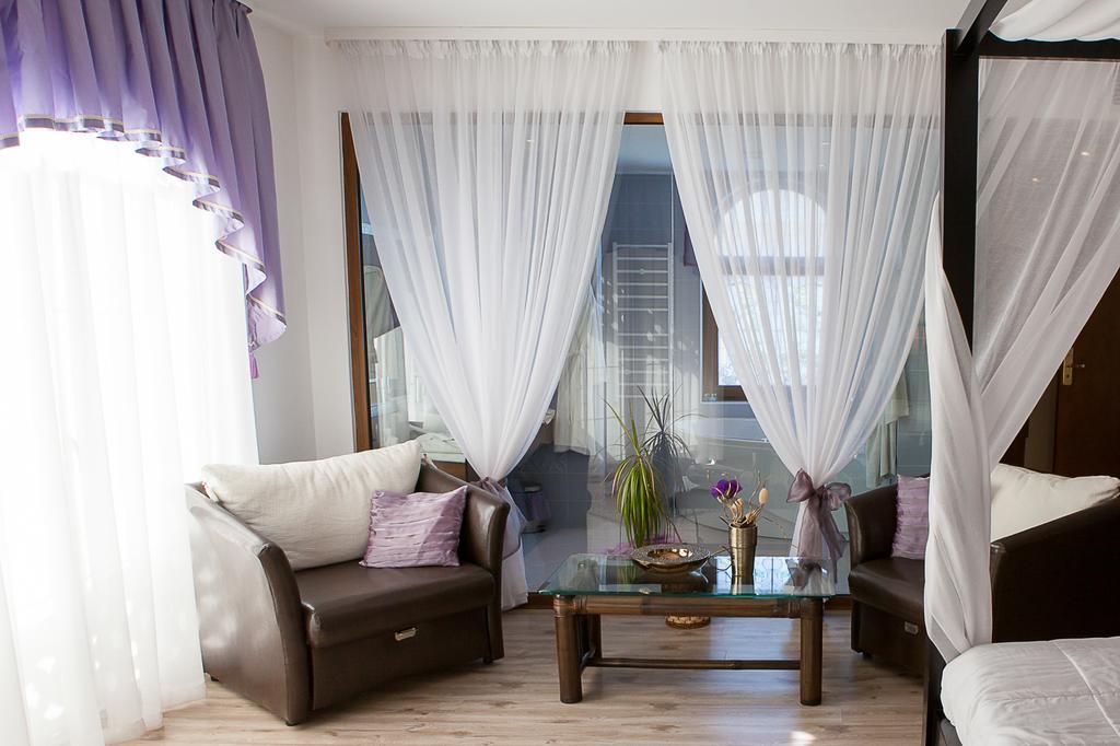 Familly Art Hotel Nirvana ชูเมน ห้อง รูปภาพ
