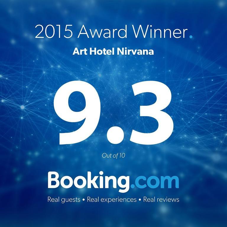 Familly Art Hotel Nirvana ชูเมน ภายนอก รูปภาพ