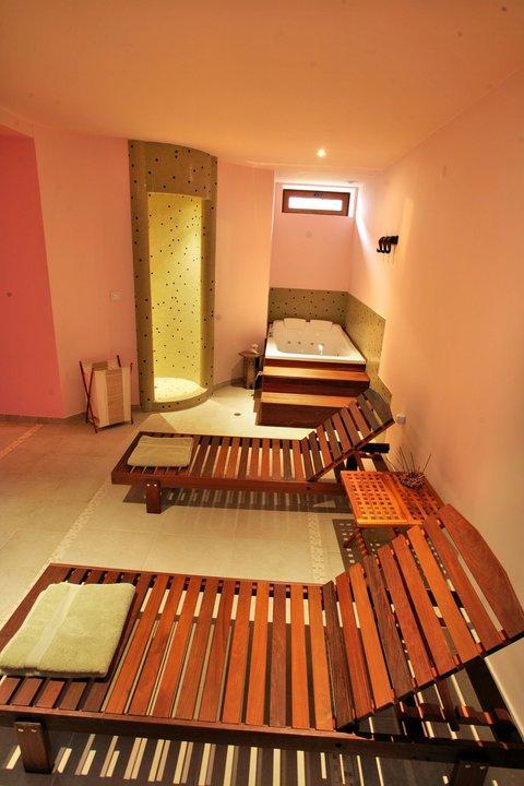 Familly Art Hotel Nirvana ชูเมน ภายนอก รูปภาพ