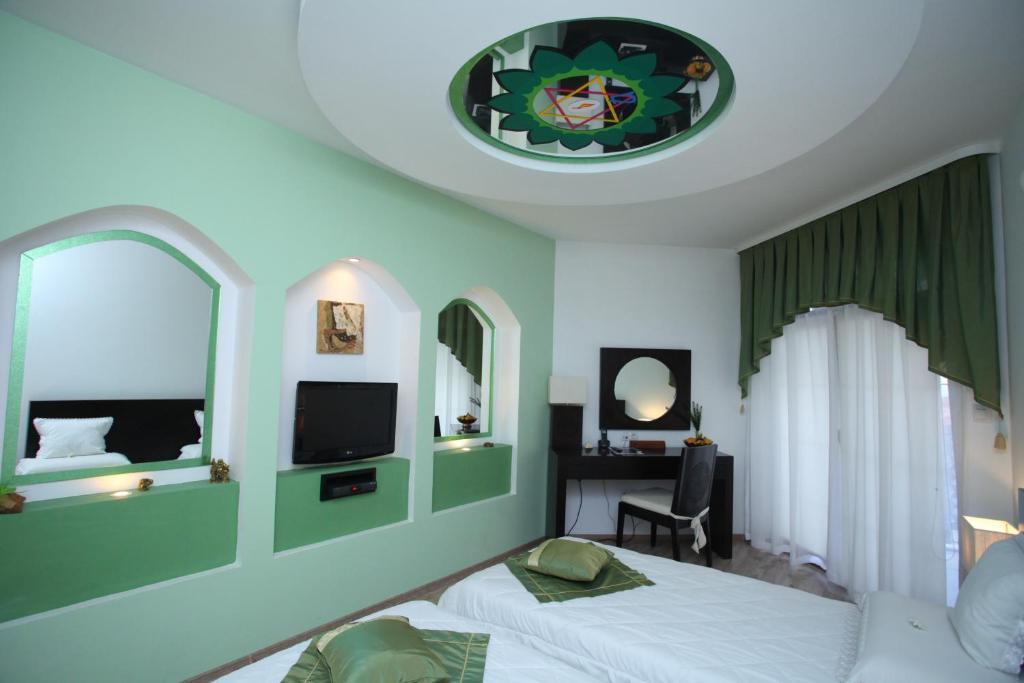 Familly Art Hotel Nirvana ชูเมน ภายนอก รูปภาพ